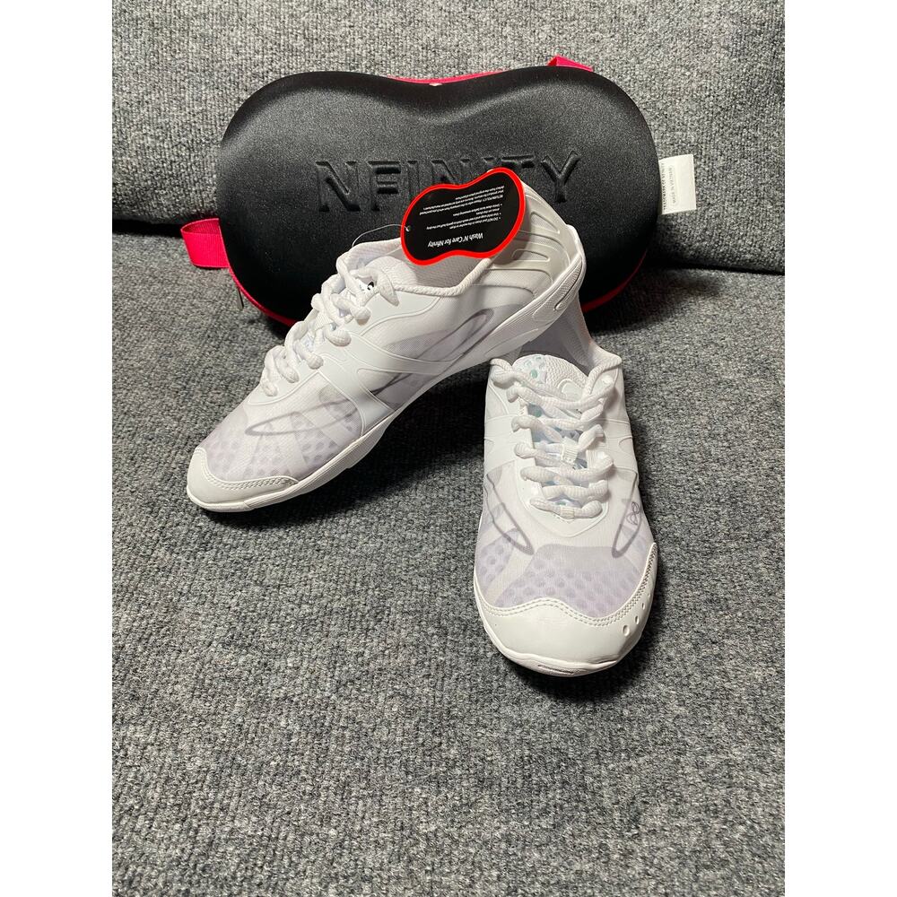 Nfinity Vengeance Cheer Shoes White /Silver
Women's Size 10.5 New